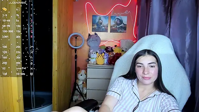 Snapshot of Fiery_Brunette_ chatting on 10/05/25, 03:38 Fiery Brunette online show from 10/05/25, 03:38