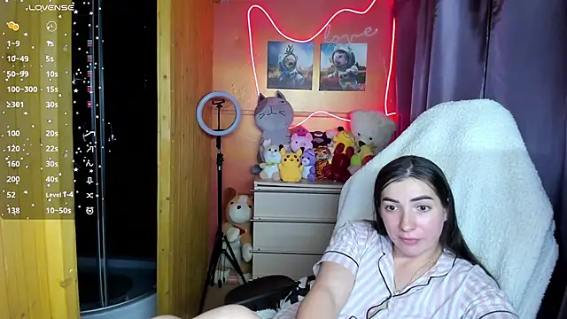 Snapshot of Fiery_Brunette_ chatting on 10/07/25, 03:31 Fiery Brunette online show from 10/07/25, 03:31