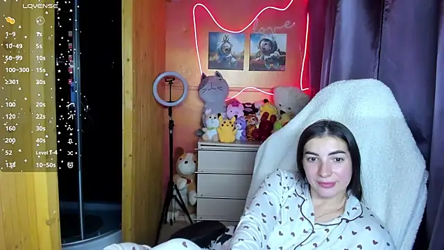 Snapshot of Fiery_Brunette_ chatting on 10/08/25, 05:54 Fiery Brunette online show from 10/08/25, 05:54