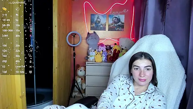 Snapshot of Fiery_Brunette_ chatting on 10/09/25, 01:20 Fiery Brunette online show from 10/09/25, 01:20