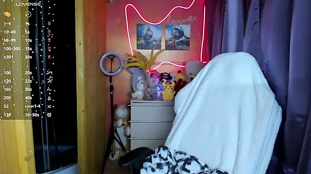 Snapshot of Fiery_Brunette_ chatting on 11/07/25, 06:24 Fiery Brunette online show from 11/07/25, 06:24