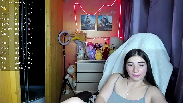 Snapshot of Fiery_Brunette_ chatting on 11/21/25, 12:59 Fiery Brunette online show from 11/21/25, 12:59