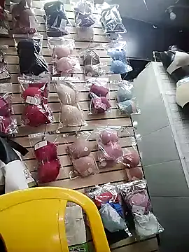 Snapshot of Paula382023 chatting on 12/16/24, 07:43 Paula382023 online show from 12/16/24, 07:43