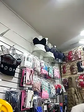 Snapshot of Paula382023 chatting on 12/17/24, 07:04 Paula382023 online show from 12/17/24, 07:04