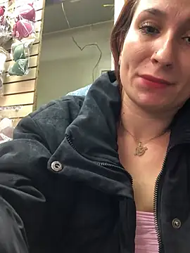 Snapshot of Paula382023 chatting on 02/14/25, 05:46 Paula382023 online show from 02/14/25, 05:46