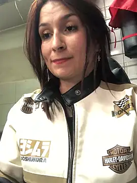 Snapshot of Paula382023 chatting on 02/17/25, 06:26 Paula382023 online show from 02/17/25, 06:26