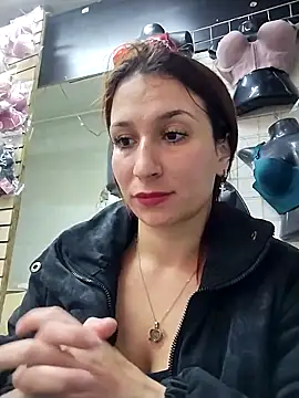 Snapshot of Paula382023 chatting on 03/21/25, 06:40 Paula382023 online show from 03/21/25, 06:40