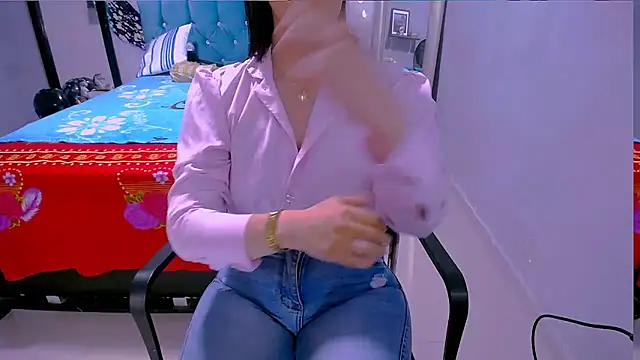 Snapshot of BitterMomXxx chatting on 03/27/26, 02:17 BitterMomXxx online show from 03/27/26, 02:17