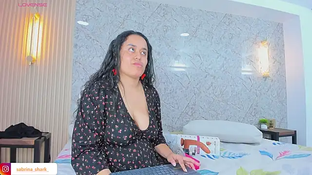 sabrina shark  online show from 11/22/25, 03:05