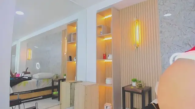 sabrina shark  online show from 12/01/25, 02:38