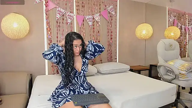 sabrina shark  online show from 02/13/26, 01:56