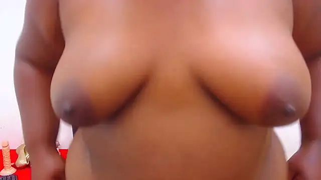 Snapshot of JUICYASSxxx chatting on 03/18/25, 02:36 JUICYASSxxx online show from 03/18/25, 02:36