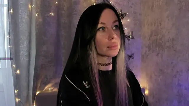 Snapshot of elena_addiction chatting on 02/16/26, 06:09 elena addiction online show from 02/16/26, 06:09
