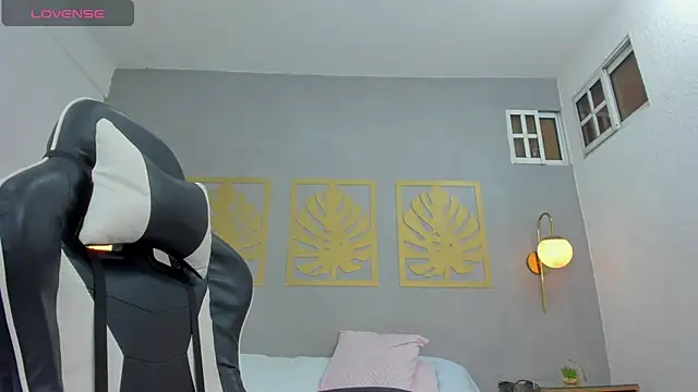 ayla13  online show from 02/26/25, 01:00