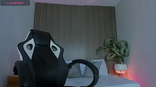 ayla13  online show from 02/20/26, 07:14