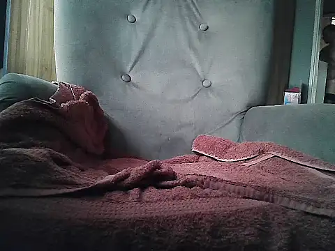 SharpCouple98 online show from 10/25/25, 05:59