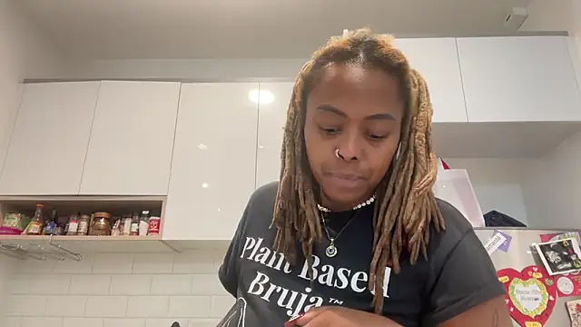 ChocolateCakeQueen online show from 02/03/25, 12:25