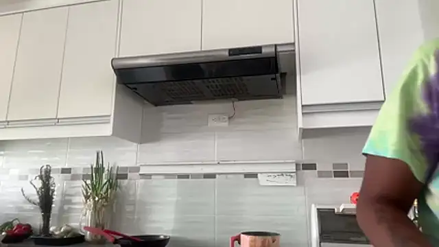 ChocolateCakeQueen online show from 10/25/25, 04:02