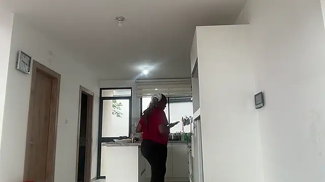 ChocolateCakeQueen online show from 11/15/25, 02:02