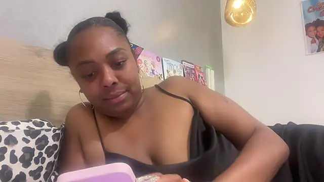 Snapshot of ChocolateCakeQueen chatting on 06/26/26, 02:49 ChocolateCakeQueen online show from 06/26/26, 02:49