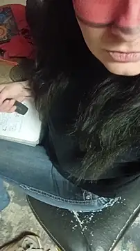 Snapshot of katsmeow710 chatting on 11/20/25, 10:09 katsmeow710 online show from 11/20/25, 10:09