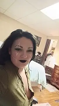 Snapshot of katsmeow710 chatting on 11/24/25, 09:47 katsmeow710 online show from 11/24/25, 09:47