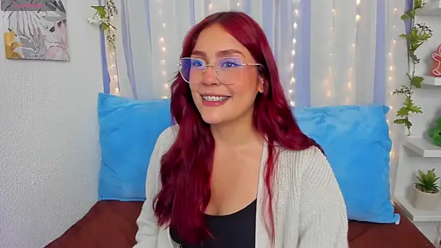 HazzelGray online show from 01/10/25, 02:45