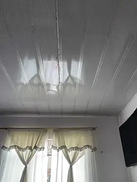 hannahb-e online show from 12/03/25, 05:22