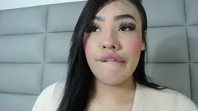 emily brontee  online show from 12/19/24, 12:01