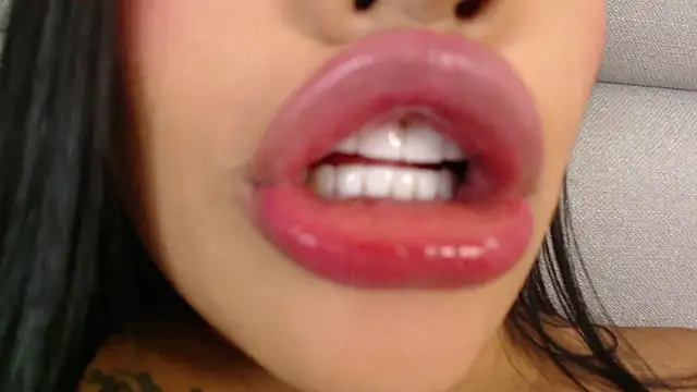 emily brontee  online show from 03/20/25, 03:58