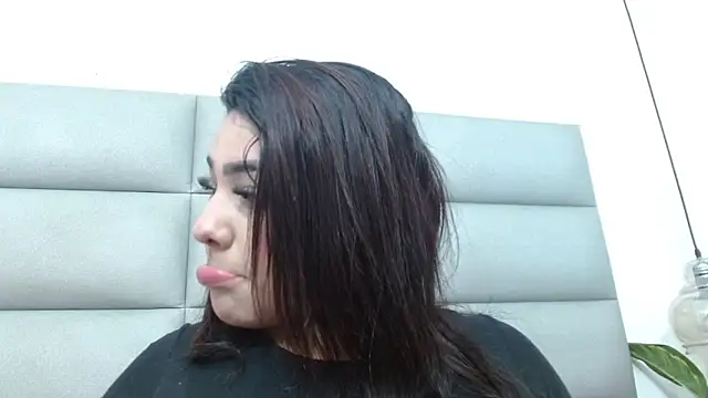 emily brontee  online show from 10/04/25, 12:58