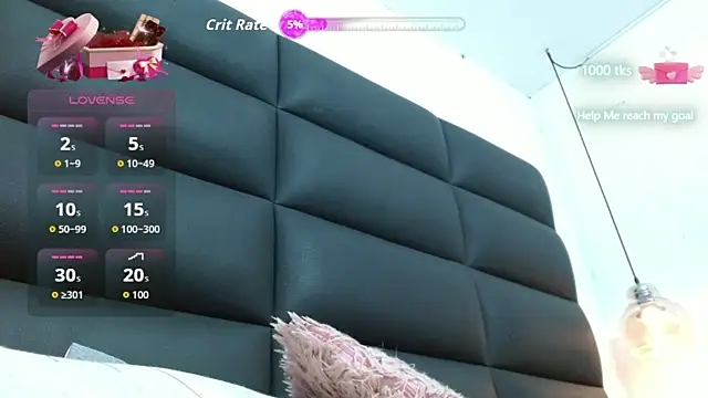 Snapshot of emily_brontee_ chatting on 12/16/25, 01:27 emily brontee online show from 12/16/25, 01:27