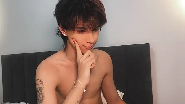 Snapshot of k0sta_ chatting on 02/10/25, 05:03 k0sta  online show from 02/10/25, 05:03