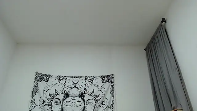 AlinaWoolf  online show from 02/04/25, 05:42