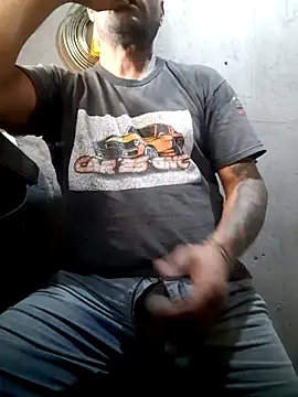 hecwil8 online show from 11/03/25, 03:57