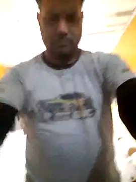 Snapshot of hecwil8 chatting on 06/03/26, 06:35 hecwil8 online show from 06/03/26, 06:35