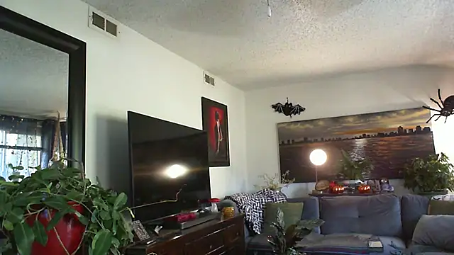 Snapshot of CeceilaMoon chatting on 10/23/25, 02:38 CeceilaMoon online show from 10/23/25, 02:38