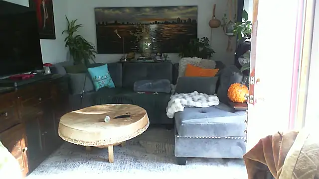 Snapshot of CeceilaMoon chatting on 11/10/25, 08:41 CeceilaMoon online show from 11/10/25, 08:41