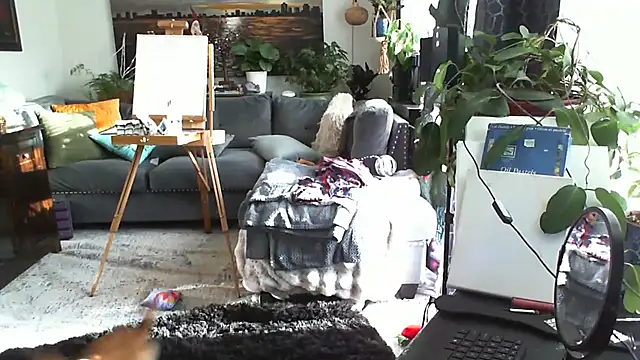 Snapshot of CeceilaMoon chatting on 12/13/25, 09:42 CeceilaMoon online show from 12/13/25, 09:42