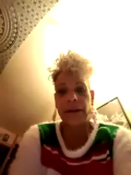 Snapshot of CeceilaMoon chatting on 12/23/25, 03:37 CeceilaMoon online show from 12/23/25, 03:37