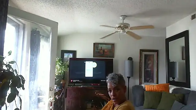 Snapshot of CeceilaMoon chatting on 02/10/26, 08:46 CeceilaMoon online show from 02/10/26, 08:46