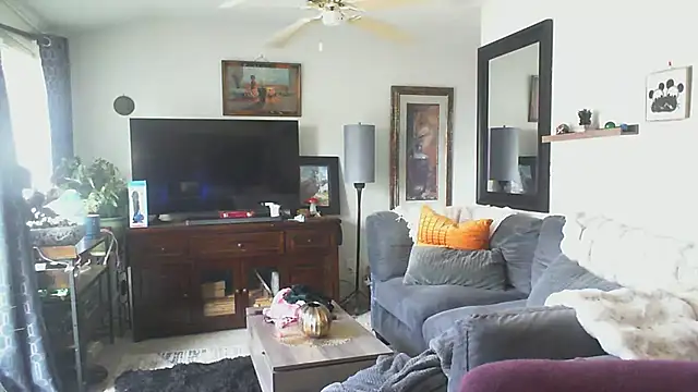 Snapshot of CeceilaMoon chatting on 02/16/26, 05:53 CeceilaMoon online show from 02/16/26, 05:53