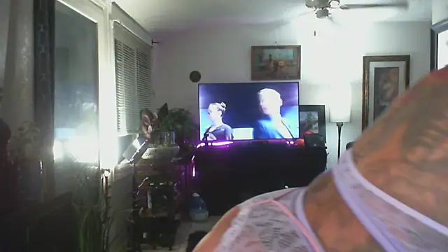 Snapshot of CeceilaMoon chatting on 02/25/26, 03:49 CeceilaMoon online show from 02/25/26, 03:49