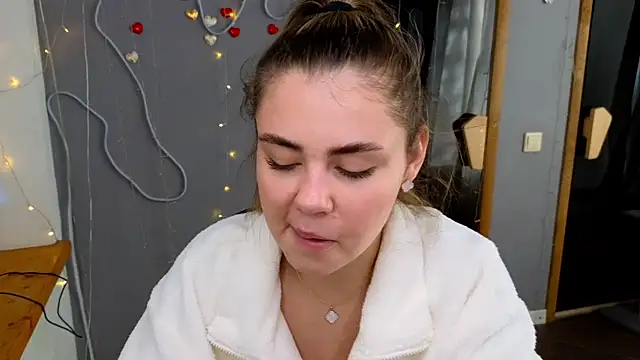 Snapshot of IsabellaBler chatting on 09/26/25, 05:44 IsabellaBler online show from 09/26/25, 05:44