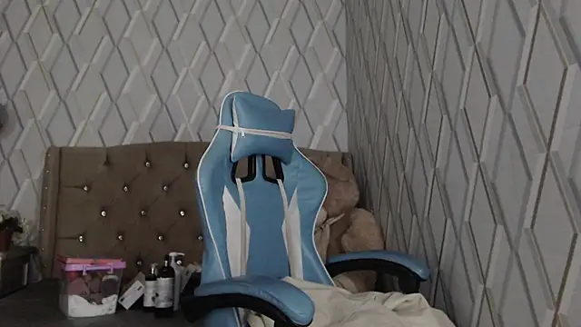 NicolleTaylor online show from 03/19/25, 04:03