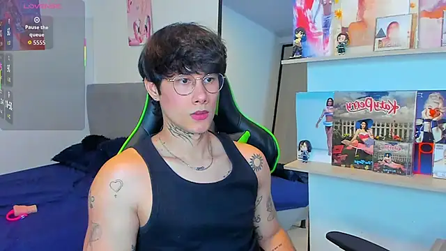 Snapshot of JayHotxxx chatting on 04/07/26, 11:37 JayHotxxx online show from 04/07/26, 11:37