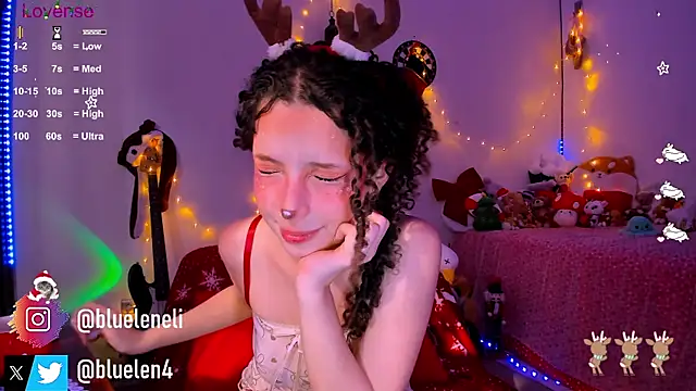 Snapshot of bluelen chatting on 12/17/24, 01:49 bluelen online show from 12/17/24, 01:49