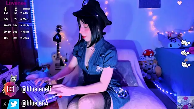 Snapshot of bluelen chatting on 01/25/25, 08:21 bluelen online show from 01/25/25, 08:21