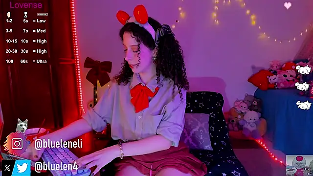 Snapshot of bluelen chatting on 02/13/25, 07:13 bluelen online show from 02/13/25, 07:13