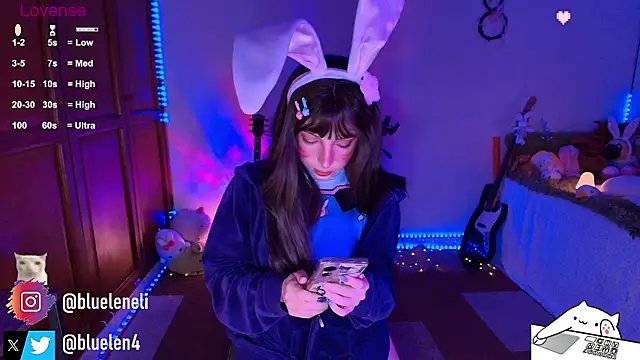 Snapshot of bluelen chatting on 04/04/26, 10:13 bluelen online show from 04/04/26, 10:13